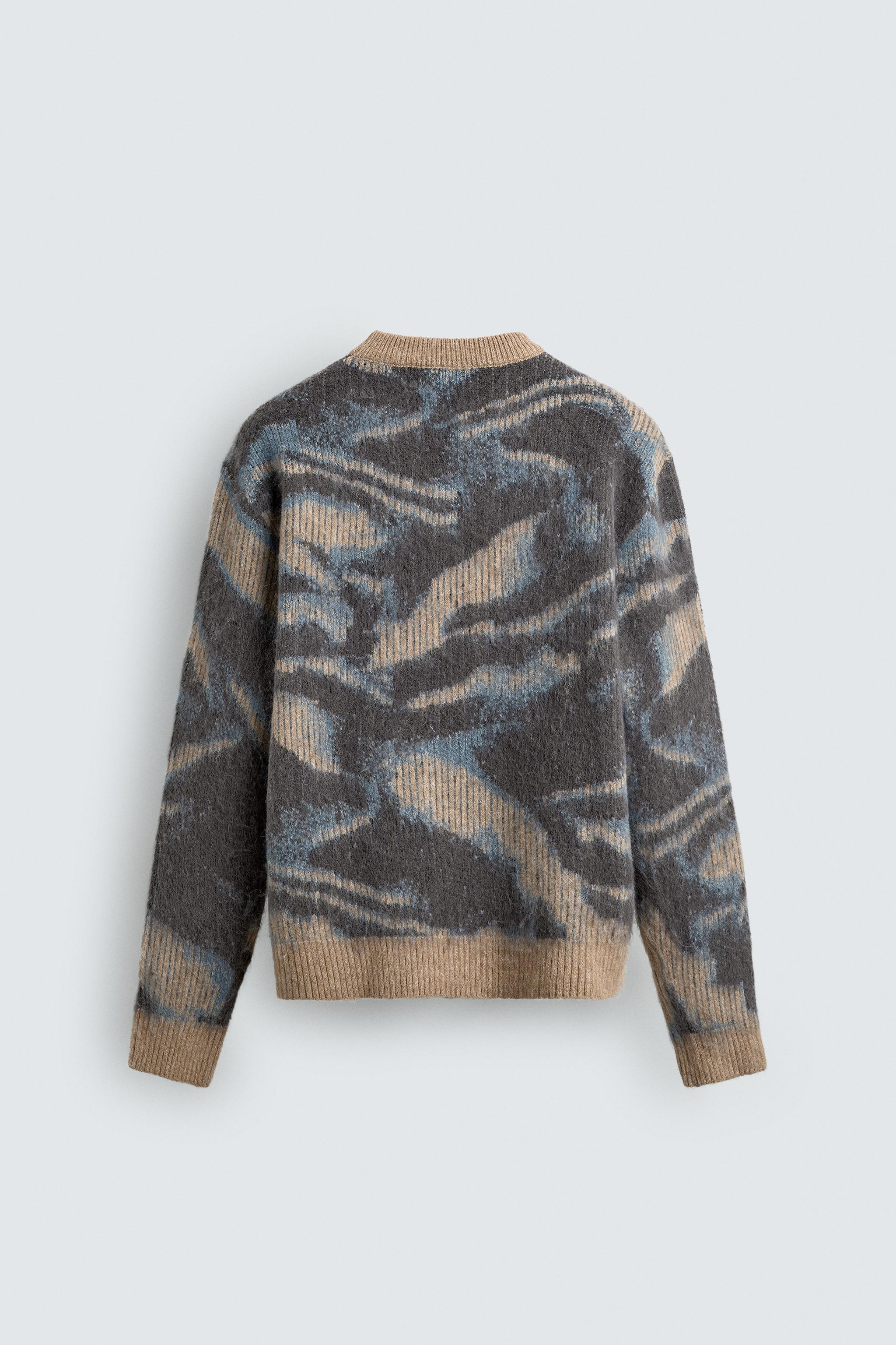 BRUSHED TEXTURED ABSTRACT JACQUARD JUMPER